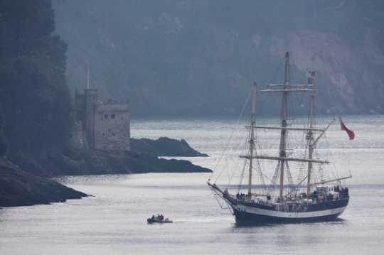 01 April 2021 - 09-20-06
Sailing in from Portugal came tall ship Pelican of London.
----------------
Tall ship Pelican of London arrives in Dartmouth